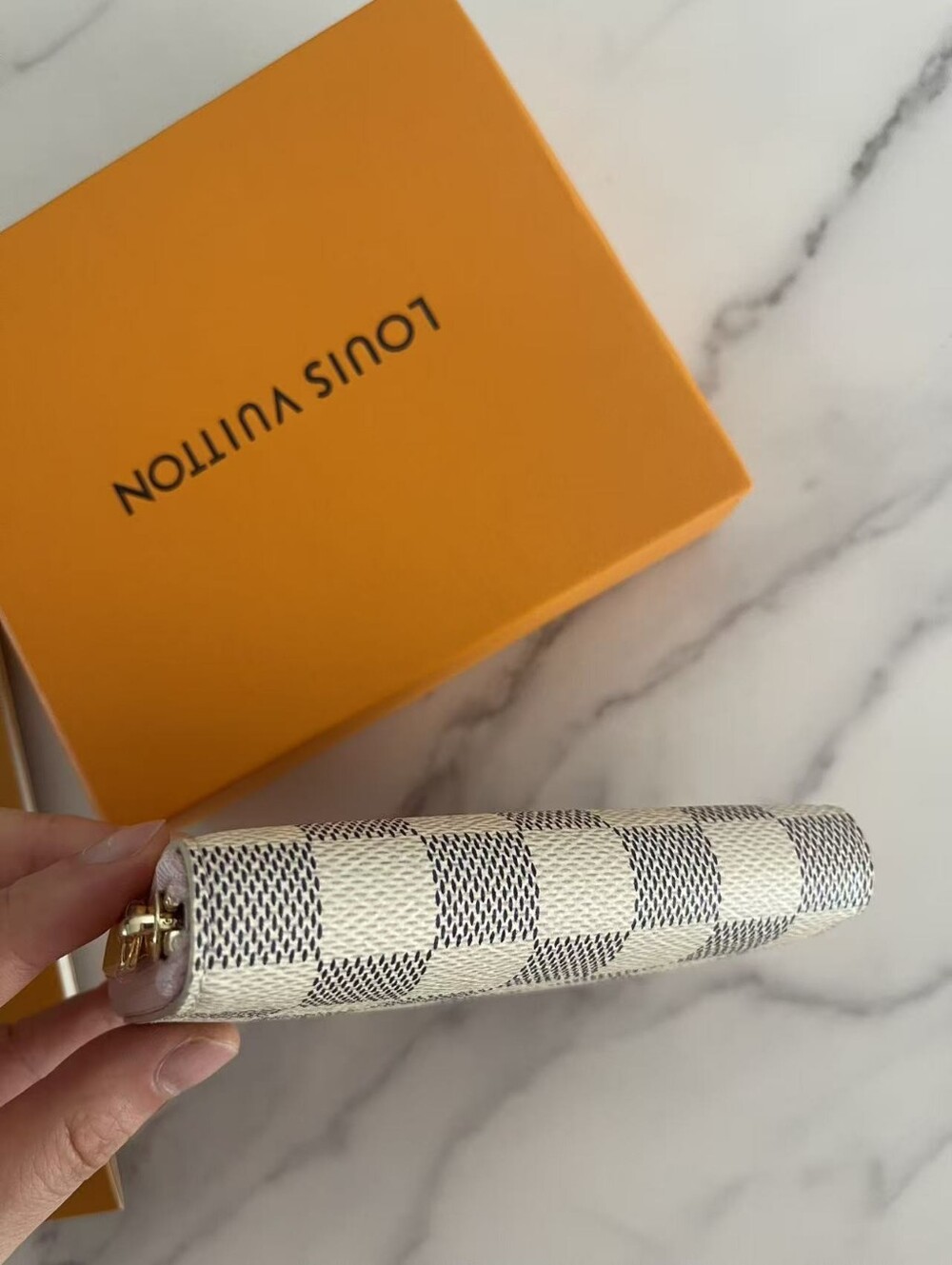 Louis Vuitton Zippy Coin Purse - Picture 9 of 10